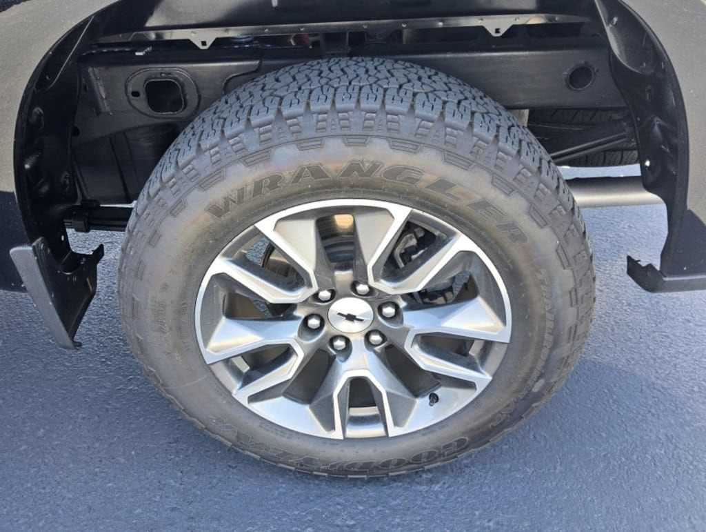 chevrolet silverado 1500 2024 2GCUDEED4R1173973 image chevrolet silverado 1500 2024 2GCUDEED4R1173973 image